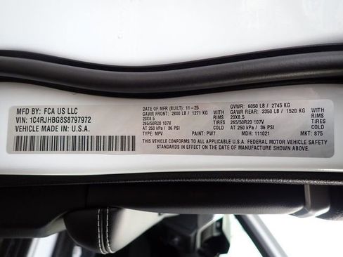 New 2025 Jeep Grand Cherokee Limited w/ Black Appearance Package image 16