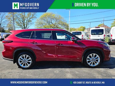 Used 2022 Toyota Highlander Limited AWD/4WD image 7