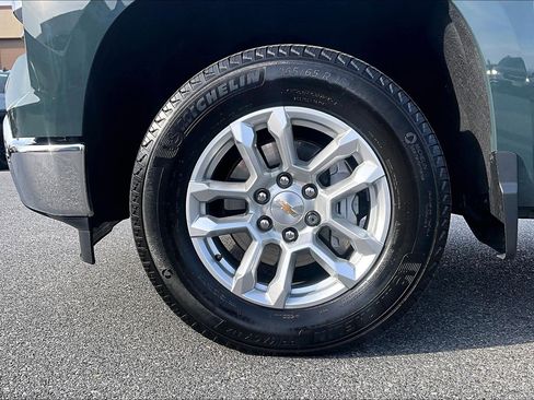 Used 2025 Chevrolet Silverado 1500 LT w/ Leather Package image 9