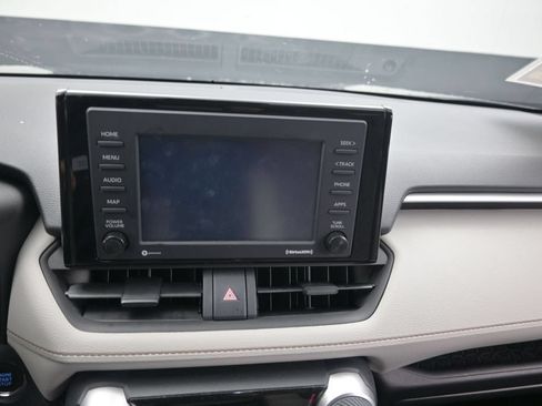 Used 2021 Toyota RAV4 XLE FWD image 13