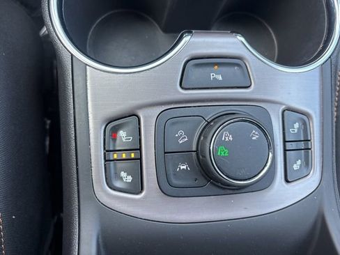 Used 2022 GMC Terrain AT4 w/ Infotainment Package II image 12