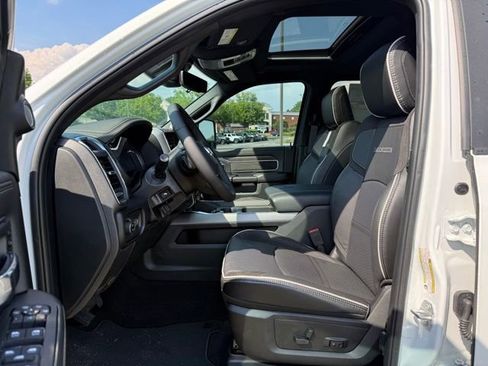 New 2026 RAM 2500 Laramie AWD/4WD image 13