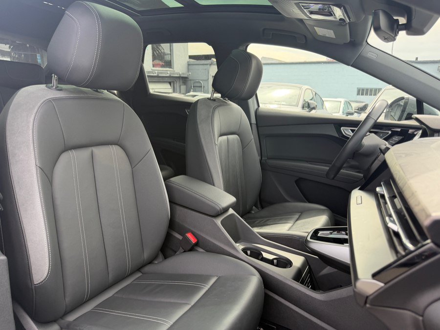 Used 2023 Audi Q4 e-tron Premium w/ Convenience Package RWD image 33