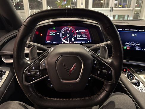 Used 2022 Chevrolet Corvette Stingray Coupe w/ Z51 Performance Package image 18