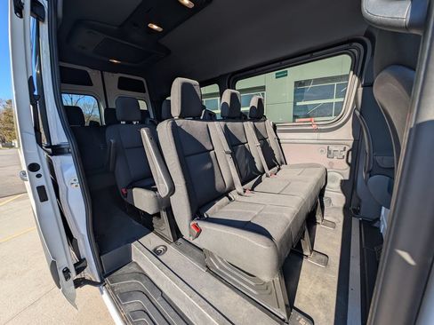 Used 2024 Mercedes-Benz Sprinter 2500 image 23