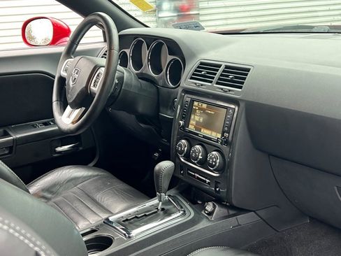 Used 2013 Dodge Challenger SXT Plus image 8