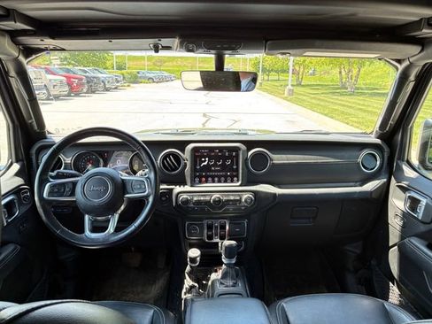 Used 2021 Jeep Wrangler Unlimited Sahara w/ Cold Weather Group AWD/4WD image 13