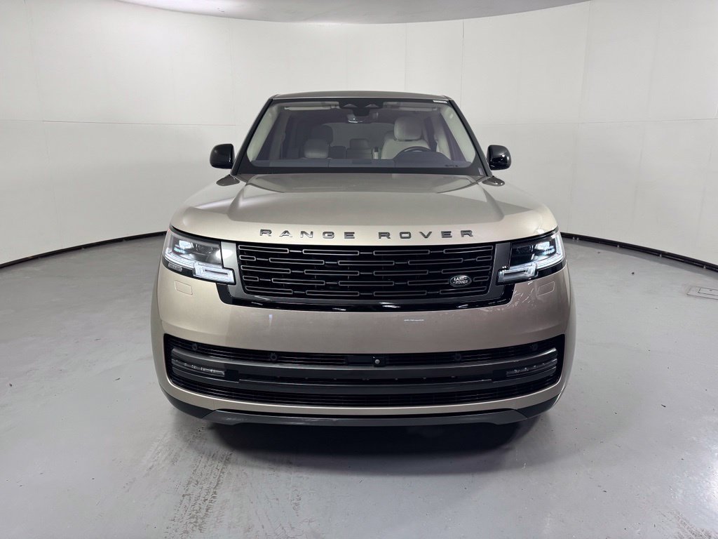 Used 2023 Land Rover Range Rover SE AWD/4WD image 2
