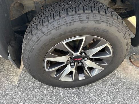 Used 2017 GMC Sierra 1500 Denali AWD/4WD image 4