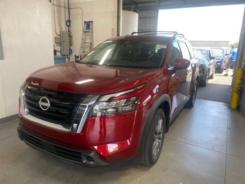 Used 2024 Nissan Pathfinder SV w/ Cargo Package AWD/4WD image 2
