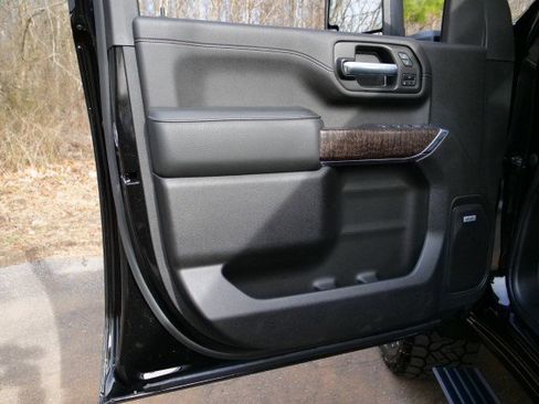 Used 2023 GMC Sierra 2500 Denali w/ Denali Black Diamond Edition image 31