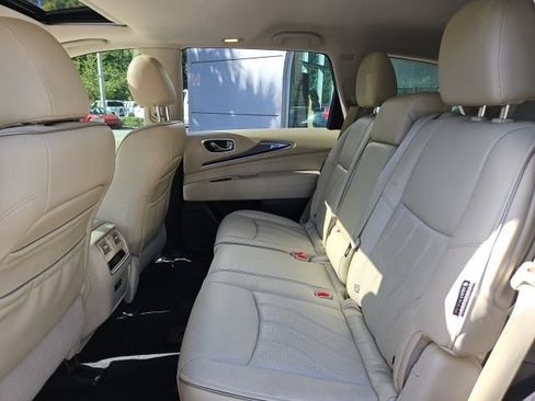 Used 2019 INFINITI QX60 Luxe w/ Essential Package FWD image 30