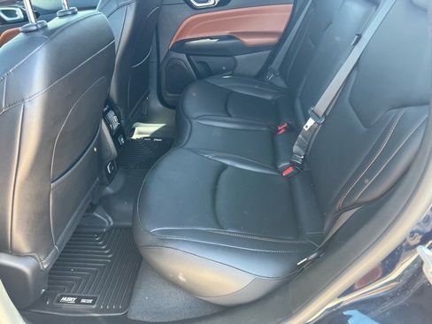 Used 2024 Jeep Compass Limited image 10