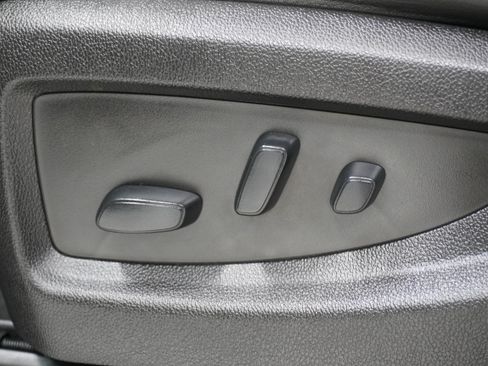 Used 2019 GMC Sierra 2500 Denali w/ Duramax Plus Package AWD/4WD image 12