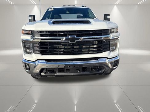 New 2026 Chevrolet Silverado 2500 LT image 3