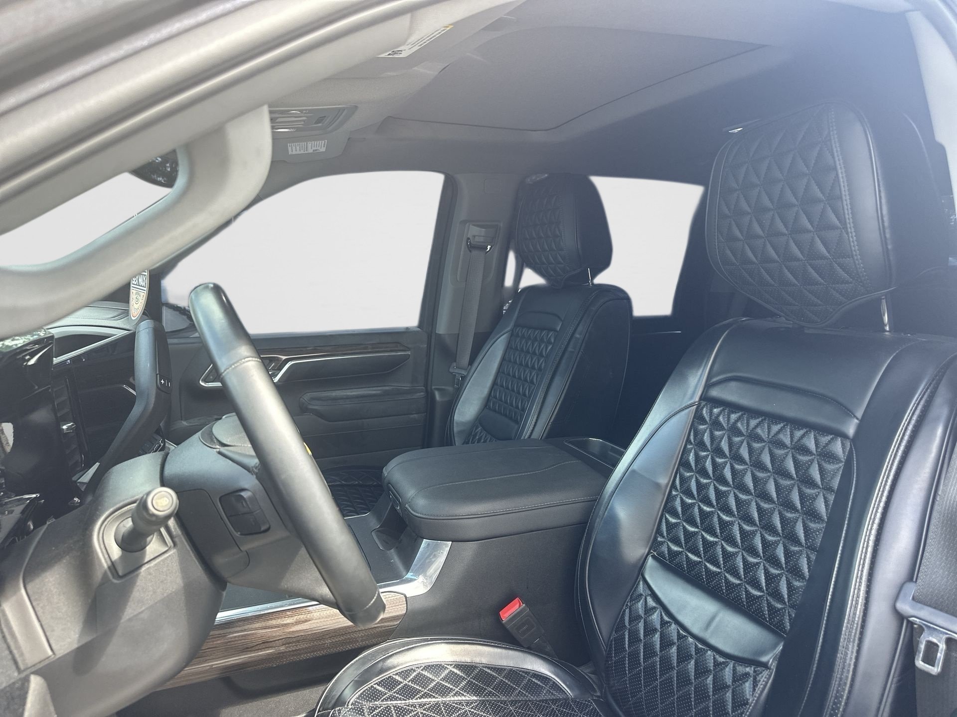 Used 2024 Chevrolet Silverado 2500 LT w/ All Star Edition AWD/4WD image 2
