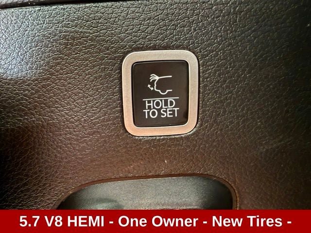 Used 2022 Jeep Wagoneer Series II AWD/4WD image 26