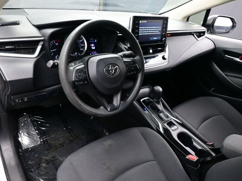 Used 2021 Toyota Corolla LE image 11