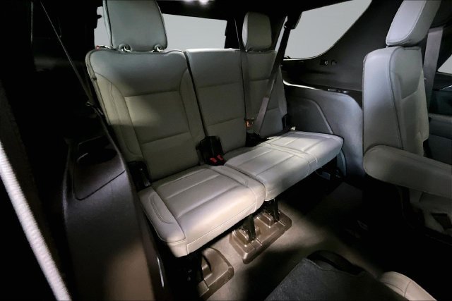 Used 2021 GMC Yukon SLT w/ Rear Media and Nav Package AWD/4WD image 25