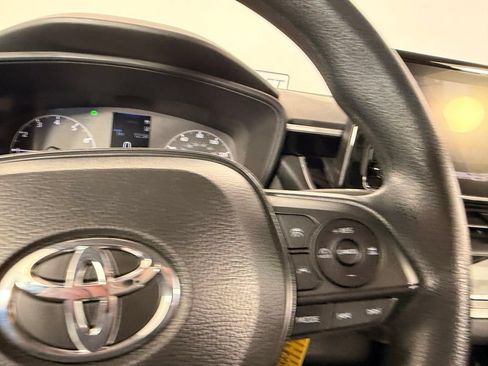 Used 2025 Toyota Corolla LE FWD image 33
