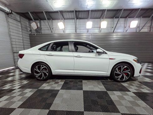 Used 2023 Volkswagen Jetta GLI Autobahn image 9