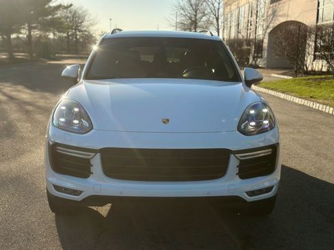 Used 2015 Porsche Cayenne Turbo AWD/4WD image 3