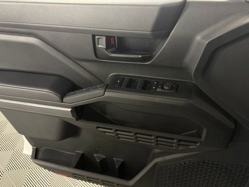 Used 2025 Toyota Tacoma SR5 AWD/4WD image 25