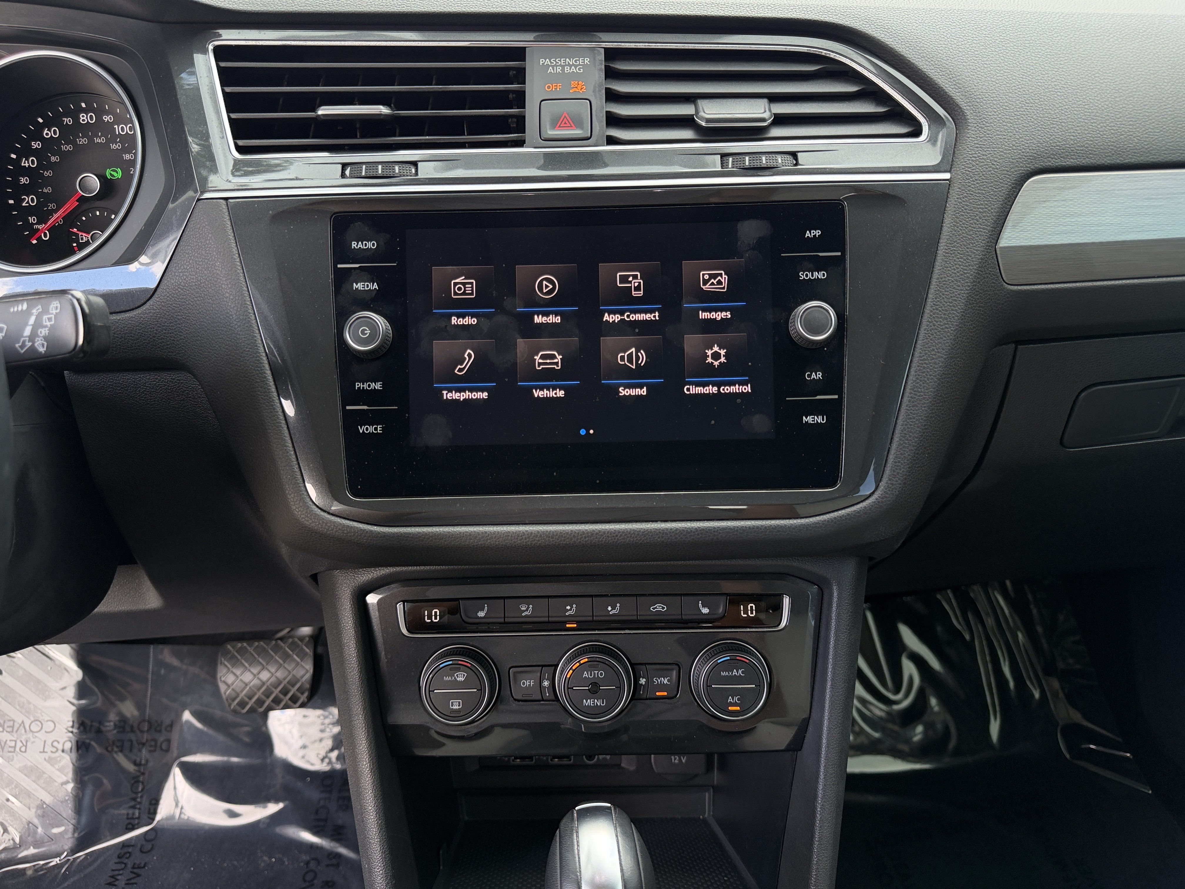 Used 2019 Volkswagen Tiguan SE w/ Panoramic Sunroof Package FWD image 23