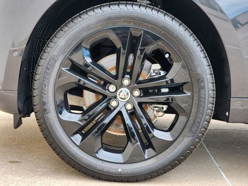 Used 2025 Jaguar F-PACE R-Dynamic S AWD/4WD image 7