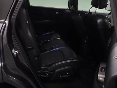 Used 2020 Dodge Journey Crossroad FWD image 18