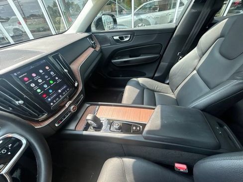 Used 2024 Volvo XC60 B5 Plus w/ Climate Package AWD/4WD image 19
