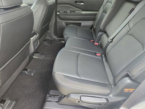 New 2026 Nissan Pathfinder SL AWD/4WD image 9