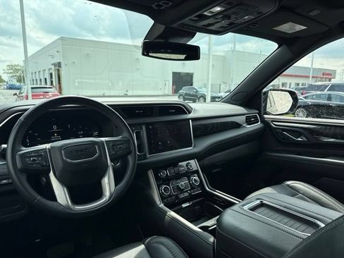 Used 2023 GMC Yukon Denali AWD/4WD image 15