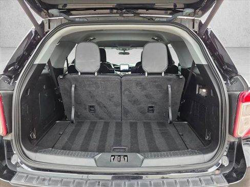 Used 2021 Ford Explorer XLT w/ Equipment Group 202A AWD/4WD image 4