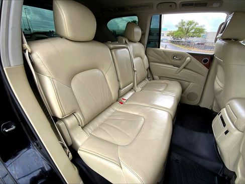 Used 2017 INFINITI QX80 4WD w/ Deluxe Technology Package image 19