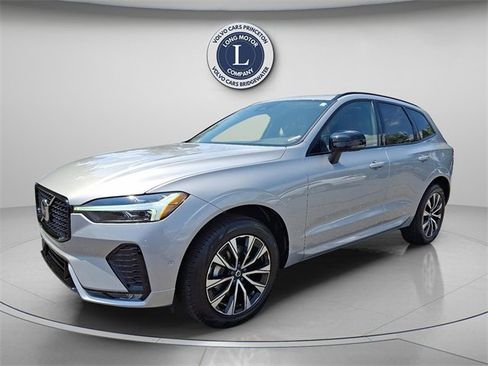 Certified 2025 Volvo XC60 B5 Plus image 3