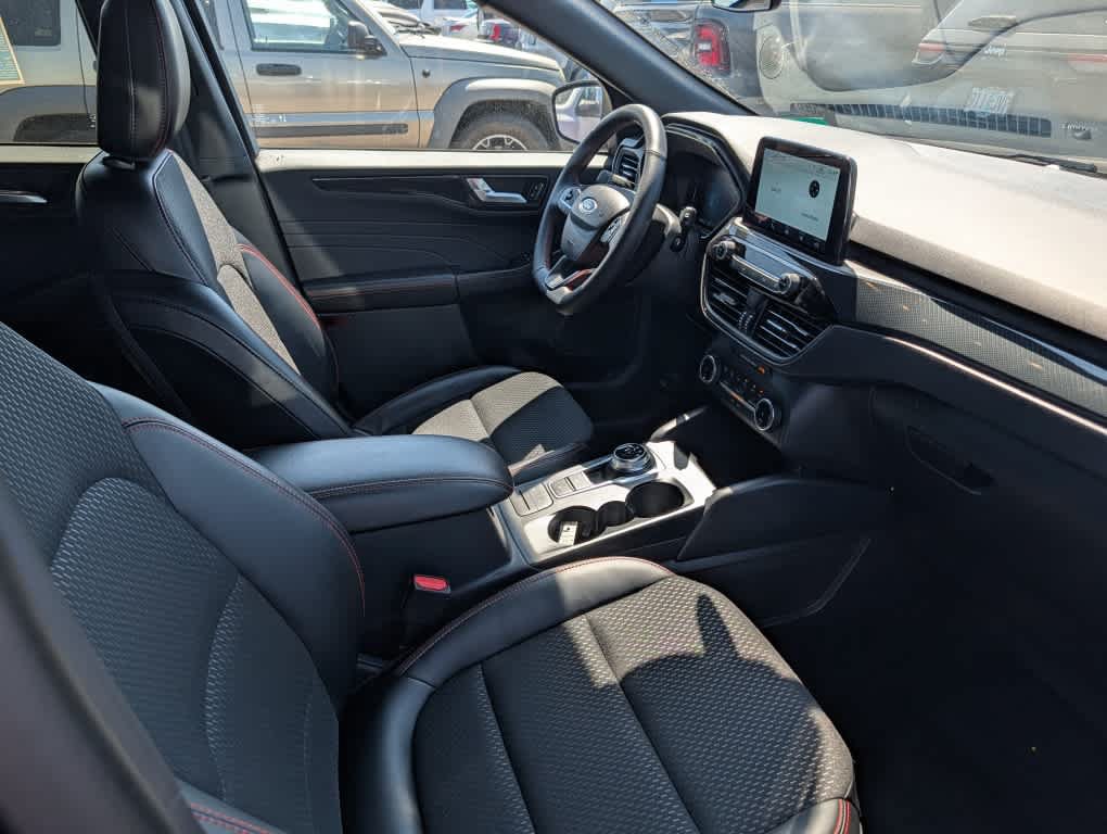 Used 2025 Ford Escape ST-Line AWD/4WD image 25