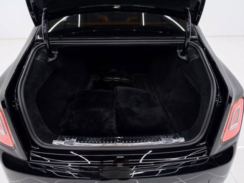 Used 2024 Rolls-Royce Phantom Sedan w/ The Phantom Package RWD image 66