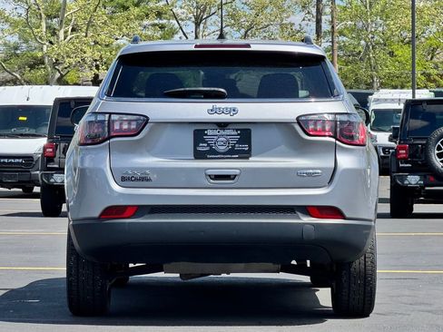 Used 2022 Jeep Compass Latitude image 6