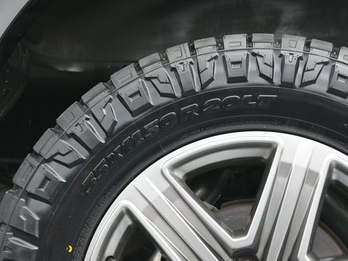 Used 2020 Ford F150 XLT w/ Equipment Group 302A Luxury AWD/4WD image 42