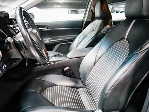 Certified 2020 Toyota Camry SE image 16