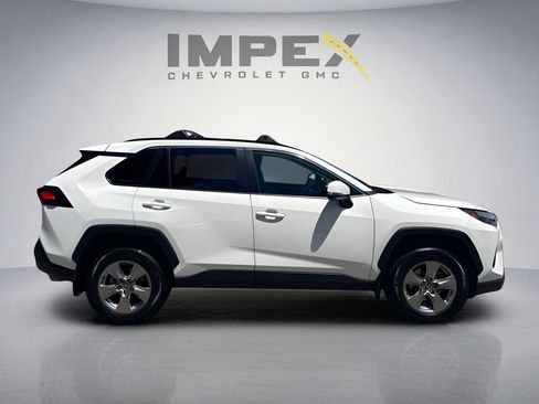 Used 2024 Toyota RAV4 XLE w/ Convenience Package FWD image 6
