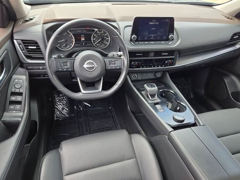 Used 2023 Nissan Rogue SV w/ SV Premium B Package image 17