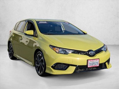 Used 2017 Toyota Corolla iM image 3