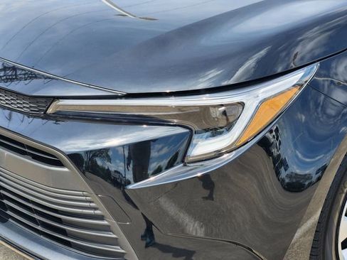 Used 2026 Toyota Corolla LE image 6