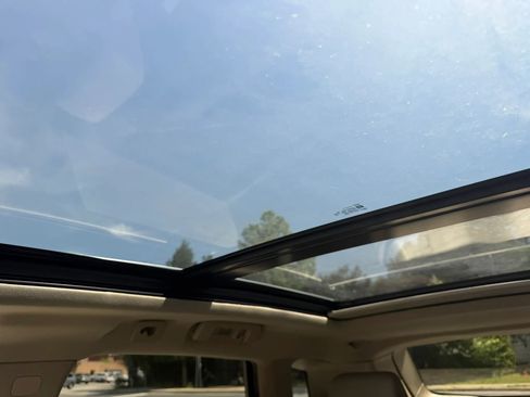 Used 2012 Cadillac SRX Luxury image 28