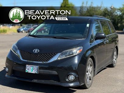 Used 2017 Toyota Sienna SE