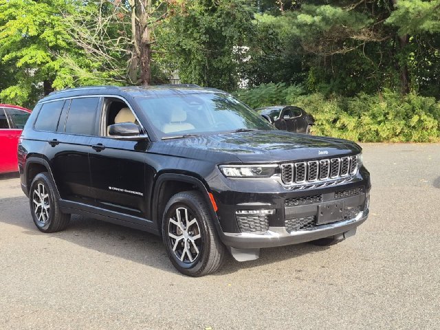 Used 2023 Jeep Grand Cherokee L Limited w/ Luxury Tech Group II AWD/4WD image 3