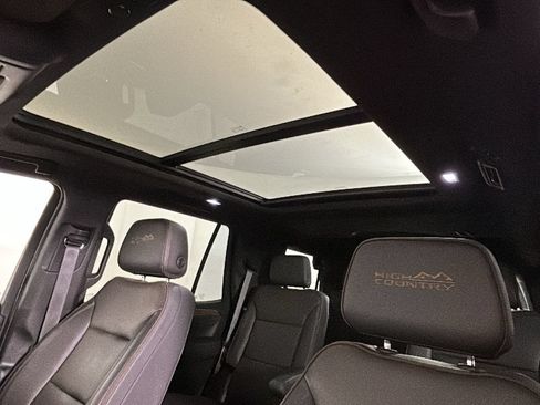 Used 2023 Chevrolet Tahoe High Country AWD/4WD image 15