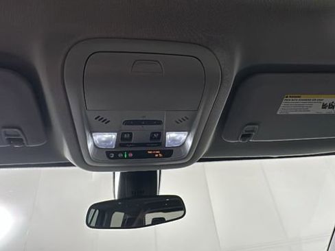 Used 2022 GMC Acadia SLE w/ Driver Convenience Package FWD image 26